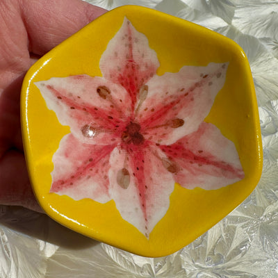 Yellow Stargazer Lily Dish #N2667