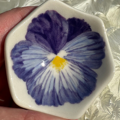 Pansy Honeycomb Dish #N2743
