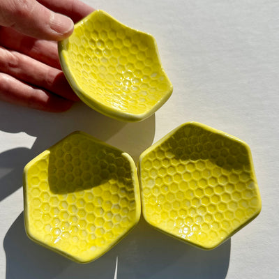 One Light Yellow Honeycomb Dish