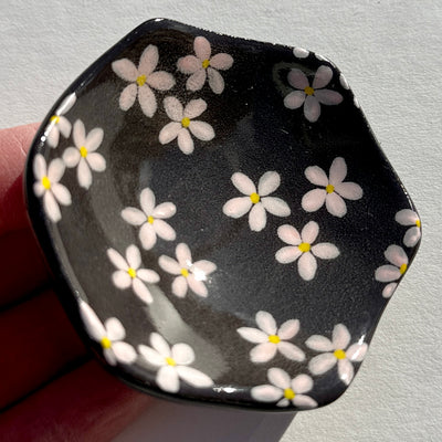 Ditsy Floral Pink on Black Daisy Dish #N1733