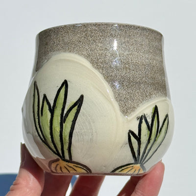 Maaike Charron 12oz Round Mug with Onions #N2647