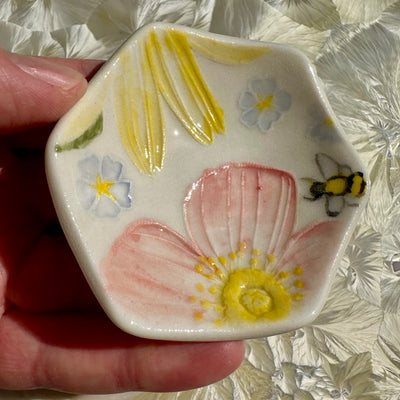 Pastel Flowers Honeycomb Dish with Bee #N2782