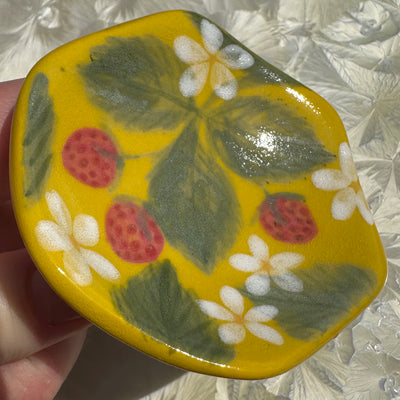 Yellow Strawberry Honeycomb Dish #N3035