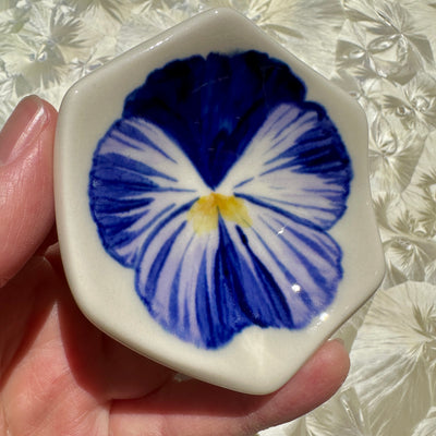 Pansy Honeycomb Dish #N2668