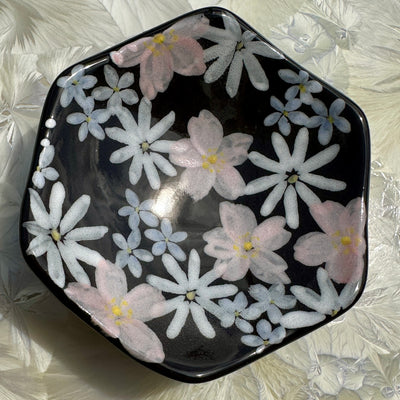 Black Honeycomb Dish with Roses, Daisies, & Forget-me-Nots #N3040