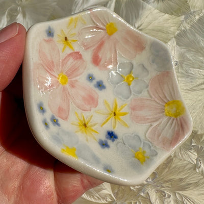 Pastel Flowers Honeycomb Dish #N2739