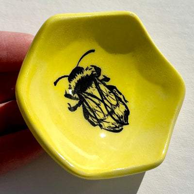 Yellow Porcelain Bee Dish #N1613