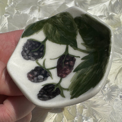 Blackberry Honeycomb Dish #N3032