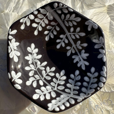 Black Honeycomb Dish with White Ferns #N2859