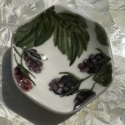 Blackberry Honeycomb Dish #N3048