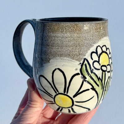 Maaike Charron Round Flower Mug with Daisies #N2880